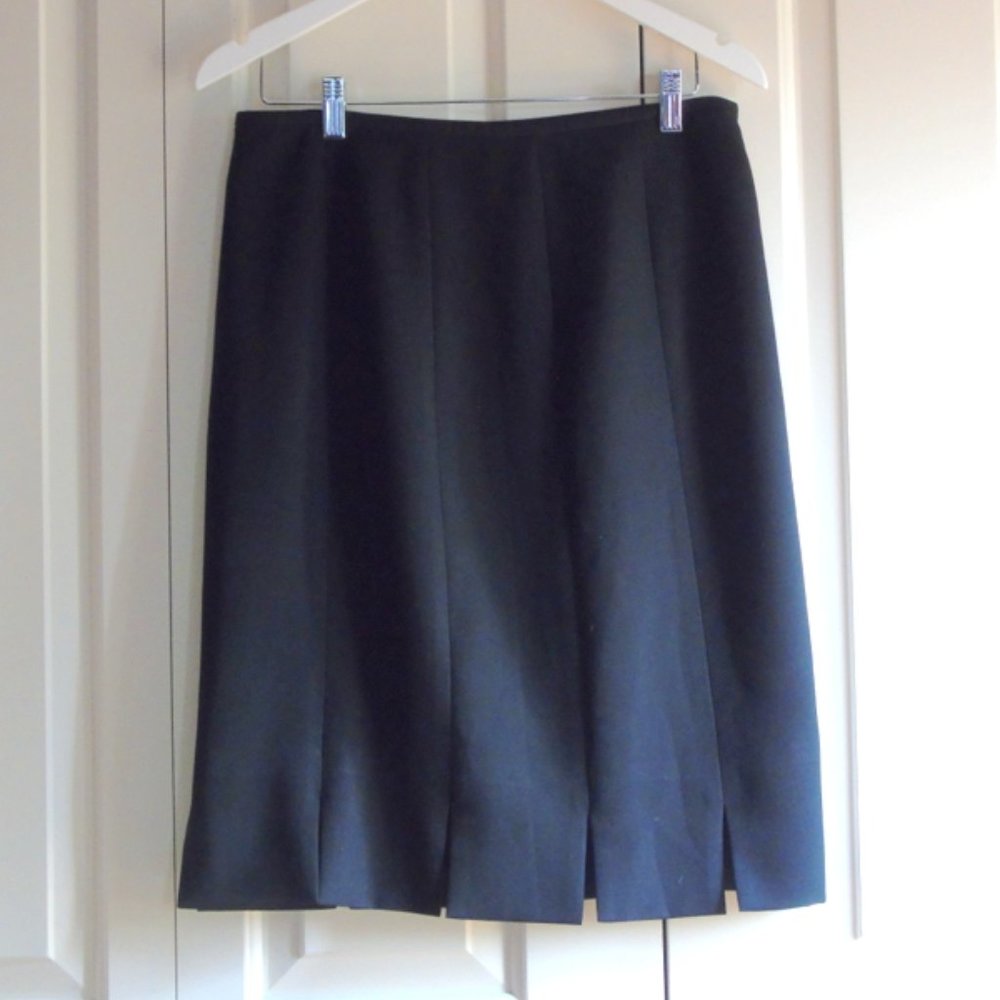 Kasper Black Pencil Skirt with a Split Hemline US Size 6 - 8